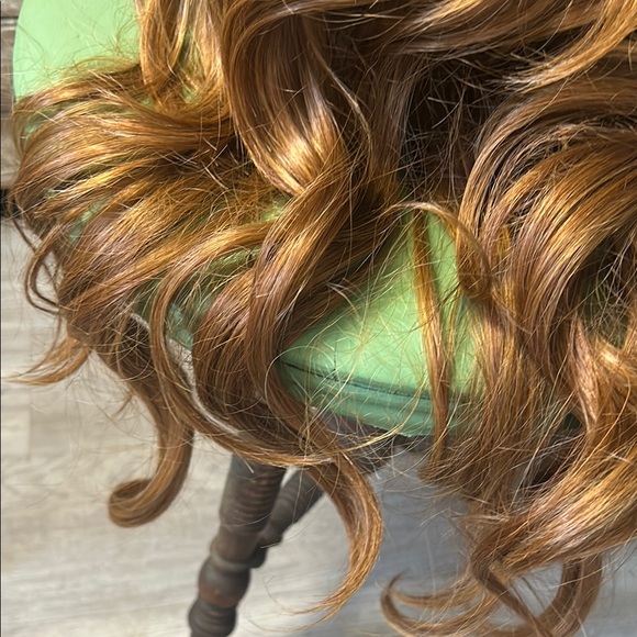 Elegant Blonde with dark root Curly Hair Wig with Natural Shine - Picture 6 of 8